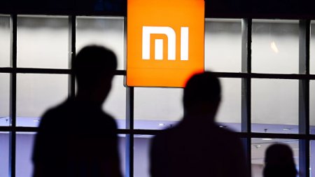 “Xiaomi” компани анхны уян дэлгэцтэй ухаалаг гар утсыг танилцуулжээ